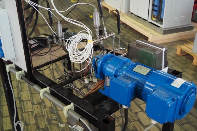 Customizer Dispensing system with heating unit