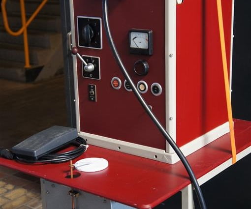 Laagfrequent soldeeropstelling HWG DS1102/80, 1.5 kW 220V