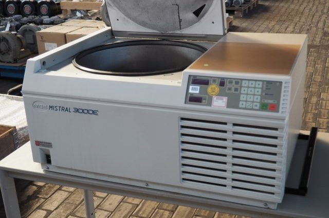 MSE Mistral 3000E Centrifuge