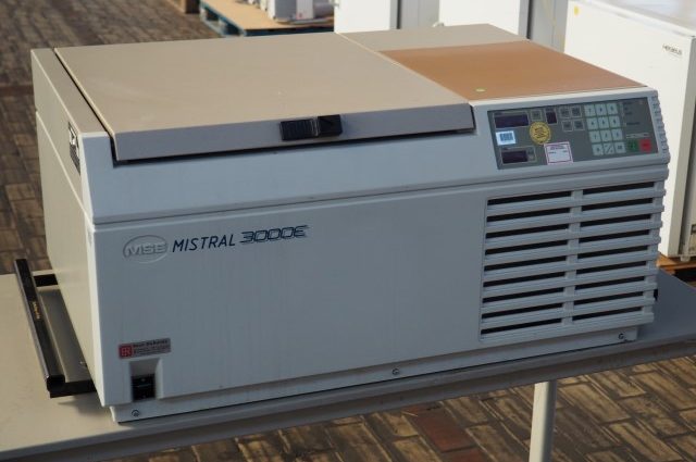 MSE Mistral 3000E Centrifuge