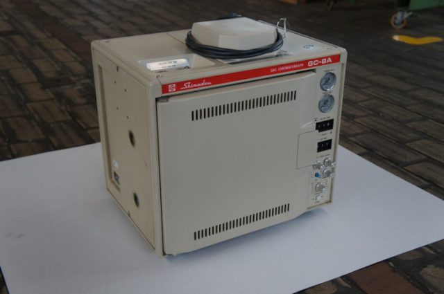 Shimadzu GC-8A Gaschromatograaf
