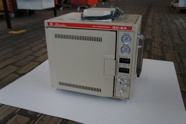 Shimadzu GC-8A Gaschromatograaf