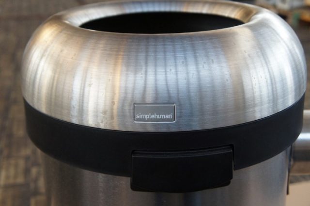 Simplehuman Chemie Afvalbak met afzuigaansluitingen