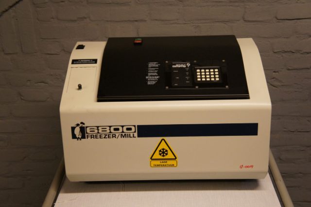 Laboratory Freezer / Mill model 6800