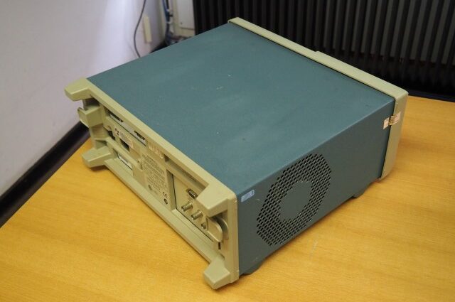 Tektronix TDS 694 C 3GHz Real-Time Oscilloscope