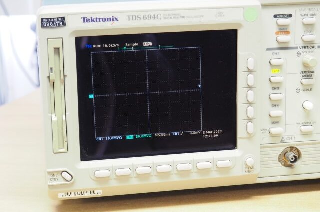 Tektronix TDS 694 C 3GHz Real-Time Oscilloscope